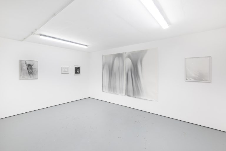 Benjamin Jones “Odd Sympathy” na Santi Gallery, Londres