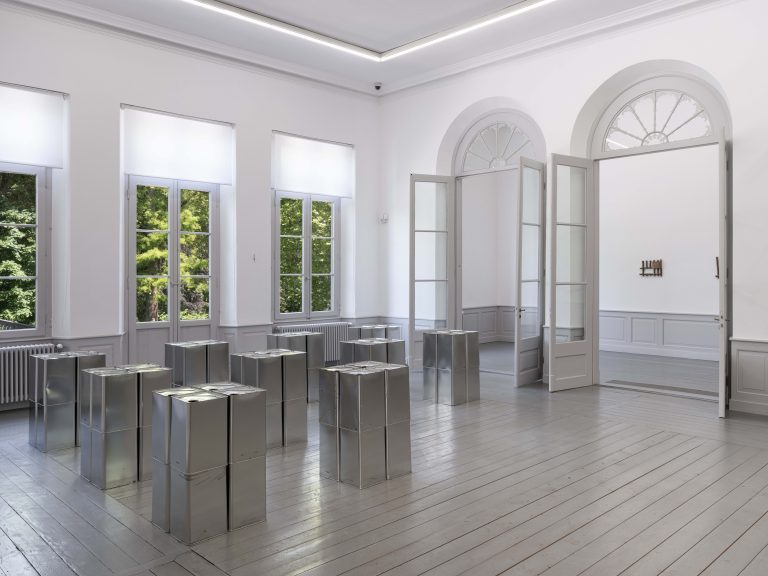 “algo que foge das mãos” no Museu Kurhaus Kleve